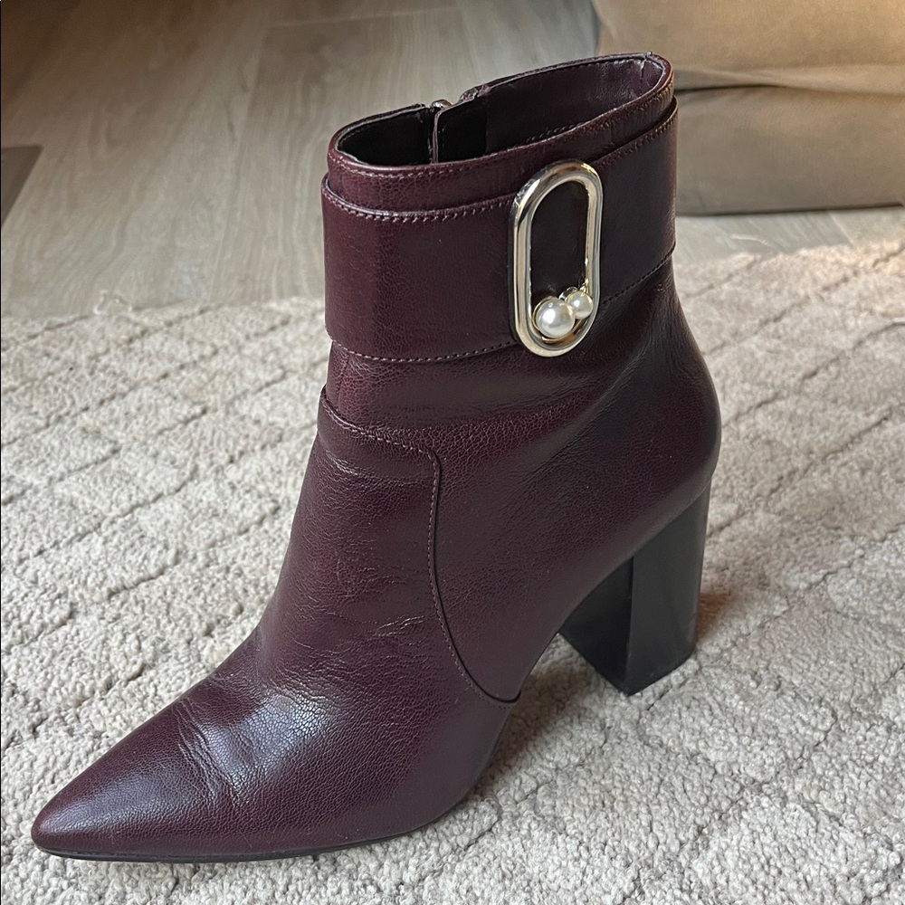 Like new Nine  West Dark Burgundy Ankle Booties